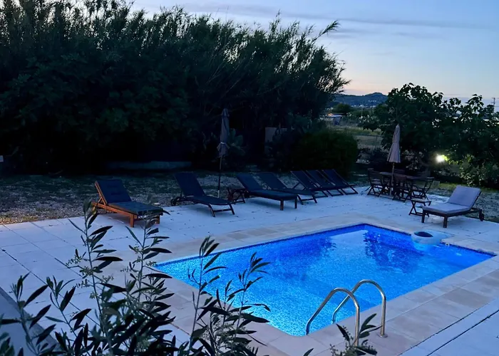 Summer Breeze Villa
