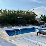 Summer Breeze Villa